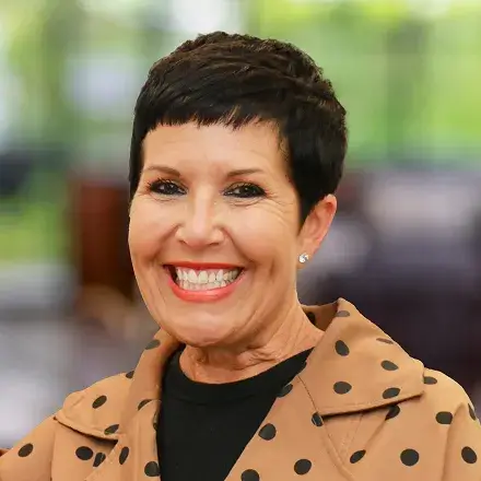Ashley Ratliff-Ives headshot